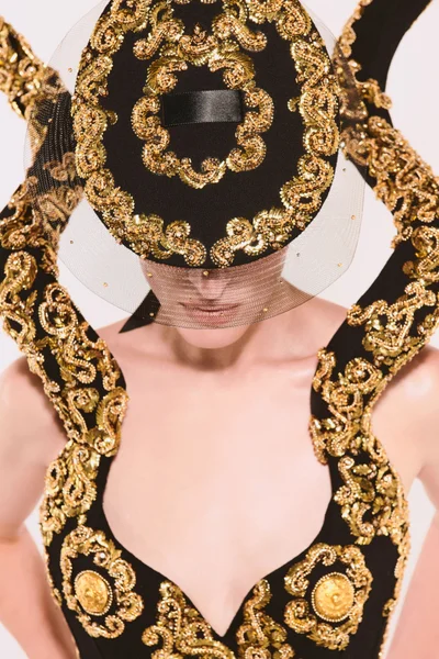 Look 3